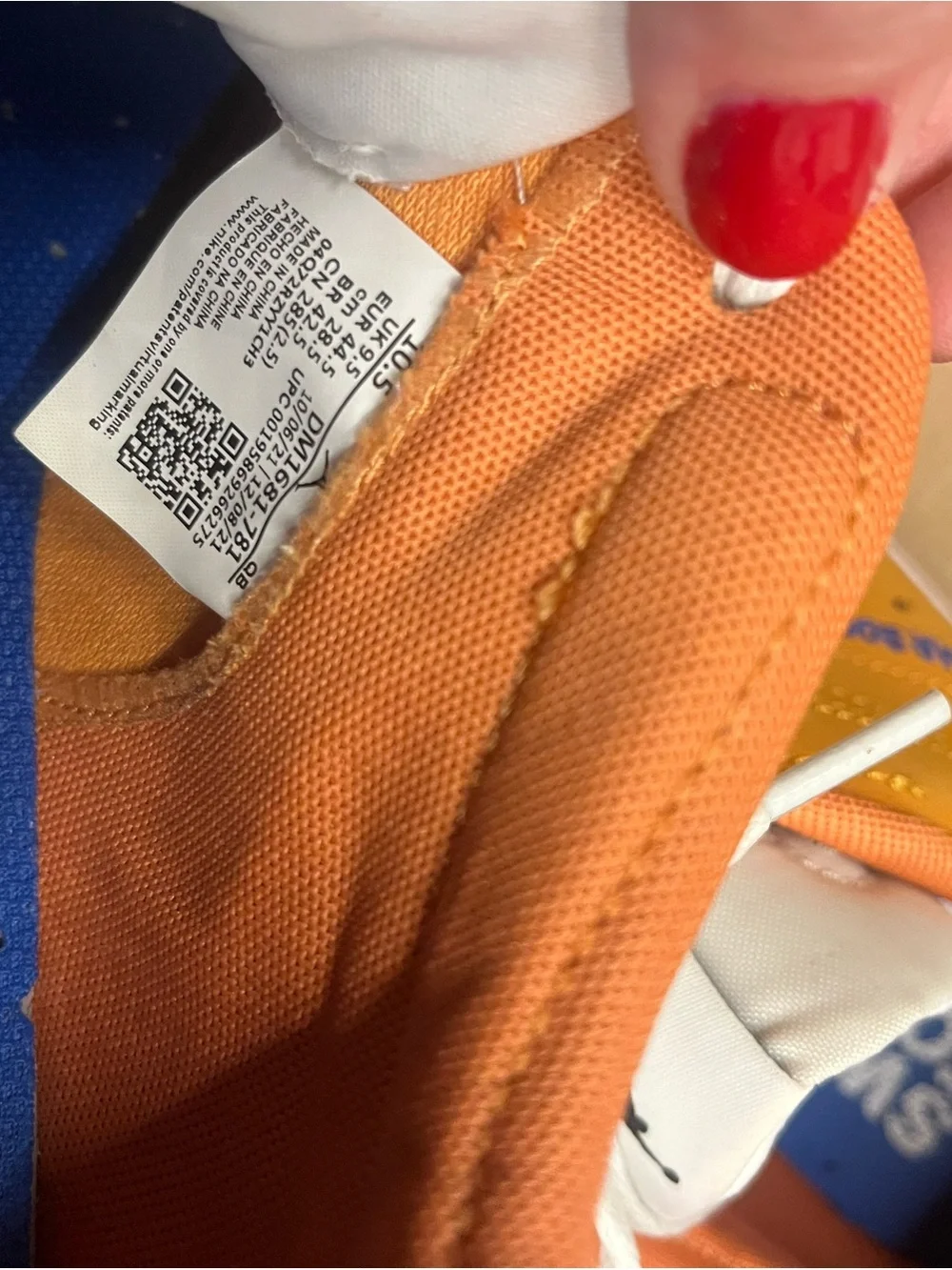 Nike Low-Top Sneakers in Orange and White